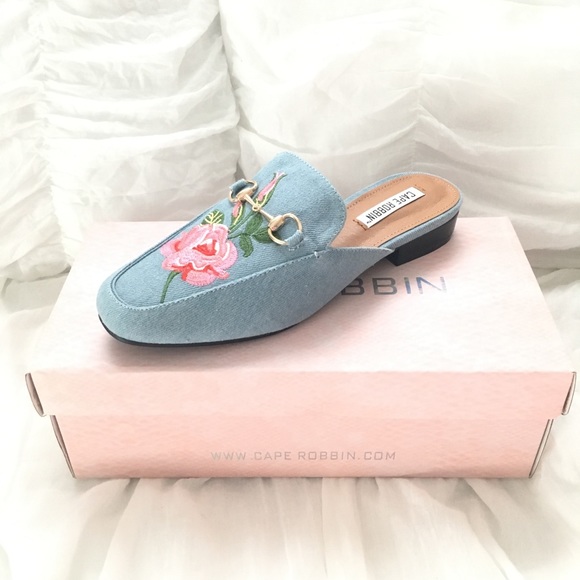 Cape Robbin Shoes - NWT Denim blue floral slip on mules